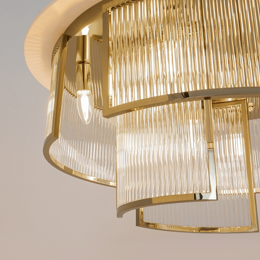 Frame Ø65 Gold deckenleuchte Von Maytoni - Die Prismen streuen das Licht auf eine sch&ouml;ne und effektive Weise, die die Atmosph&auml;re im Raum verbessert.