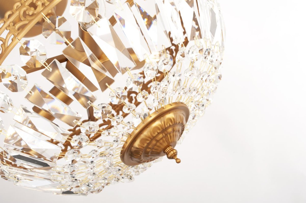 Classic Ø35 kristall Von Norrsken Design - Erleben Sie zeitlose Eleganz mit dieser exklusiven Deckenleuchte aus gebürstetem Messing, verziert mit handgeschliffenem K9-Kristall der Klasse 1.