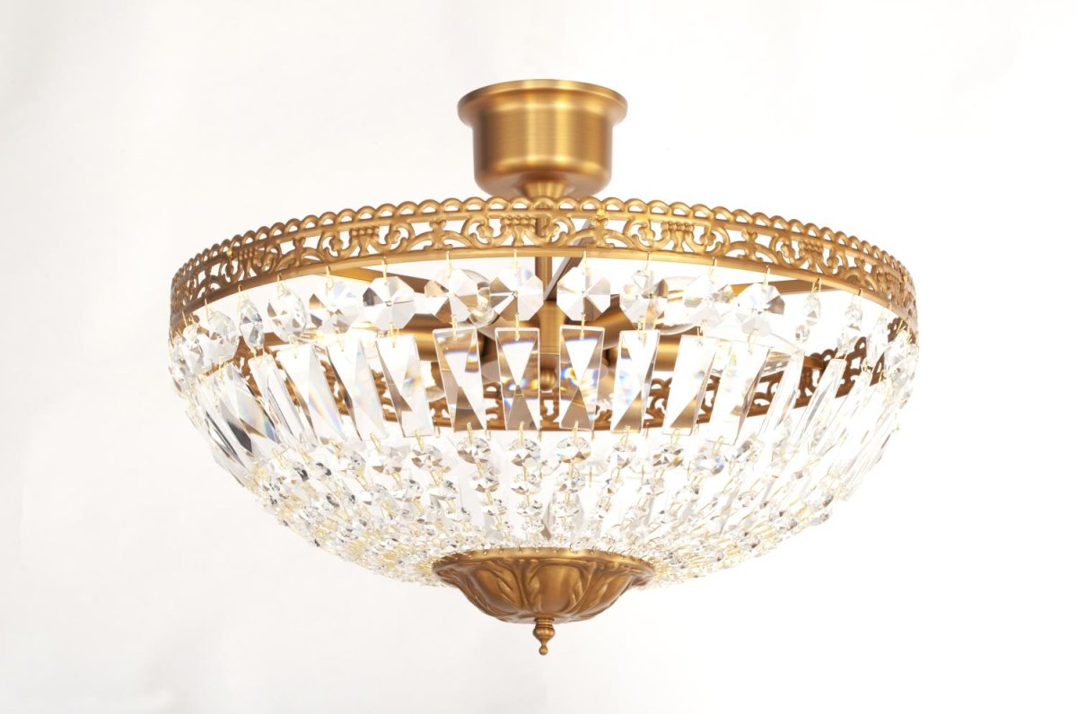 Classic Ø45 kristall Von Norrsken Design - Erleben Sie zeitlose Eleganz mit dieser exklusiven Deckenleuchte aus gebürstetem Messing, verziert mit handgeschliffenem K9-Kristall der Klasse 1.