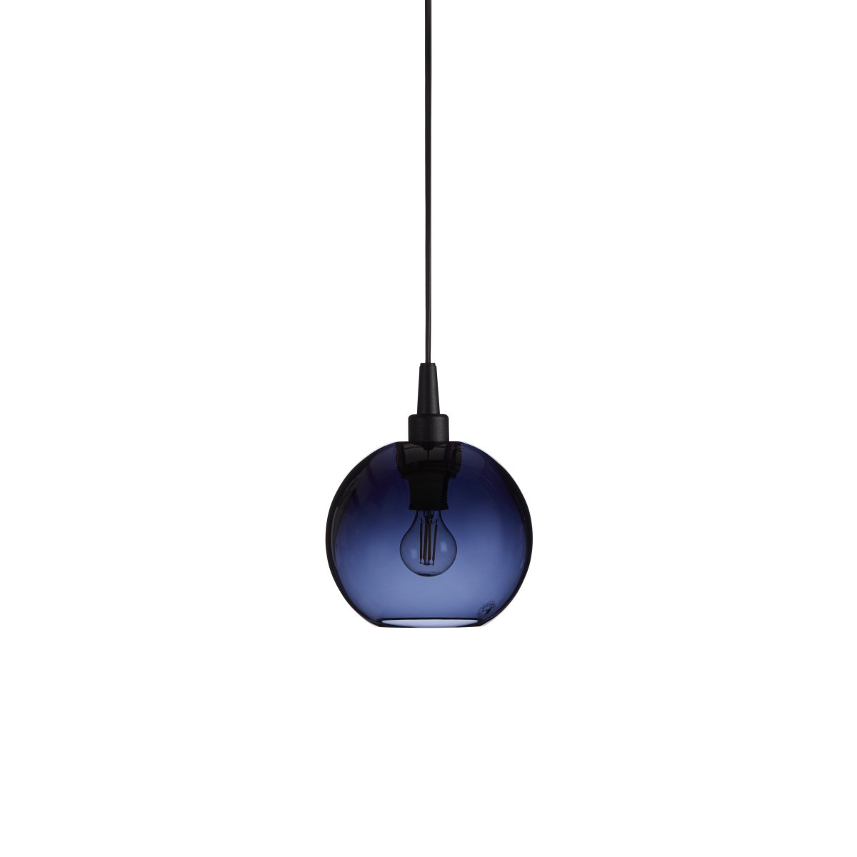Gloria Ø16 Blau/Schwarz hängelampe Von Belid - Gloria ist für stilvolle Glühlampen konzipiert und sorgt für eine schöne und dekorative Lichtwirkung.