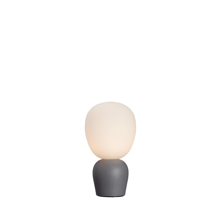 Buddy 18cm Betonkonstruktion tischlampe Von Belid - Buddy ist von hoher Qualität und hat trotz der weichen Formen einen soliden Ausdruck.
