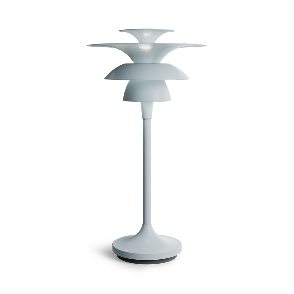 Picasso 35cm Eisblau tischlampe Von Belid - Die Farben harmonieren sehr gut mit natürlichen Einrichtungsstilen, aber auch mit eher grafischen Einrichtungsstilen, bei denen die Innendetails eher dezent wirken sollen.