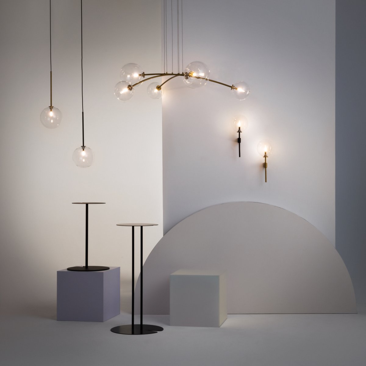 Mood Ø20 Messing hängelampe Von Maytoni - Diese Serie bezaubert durch ihre harmonischen Proportionen und die einzigartige Kombination aus Metallstruktur und Glaskugel.