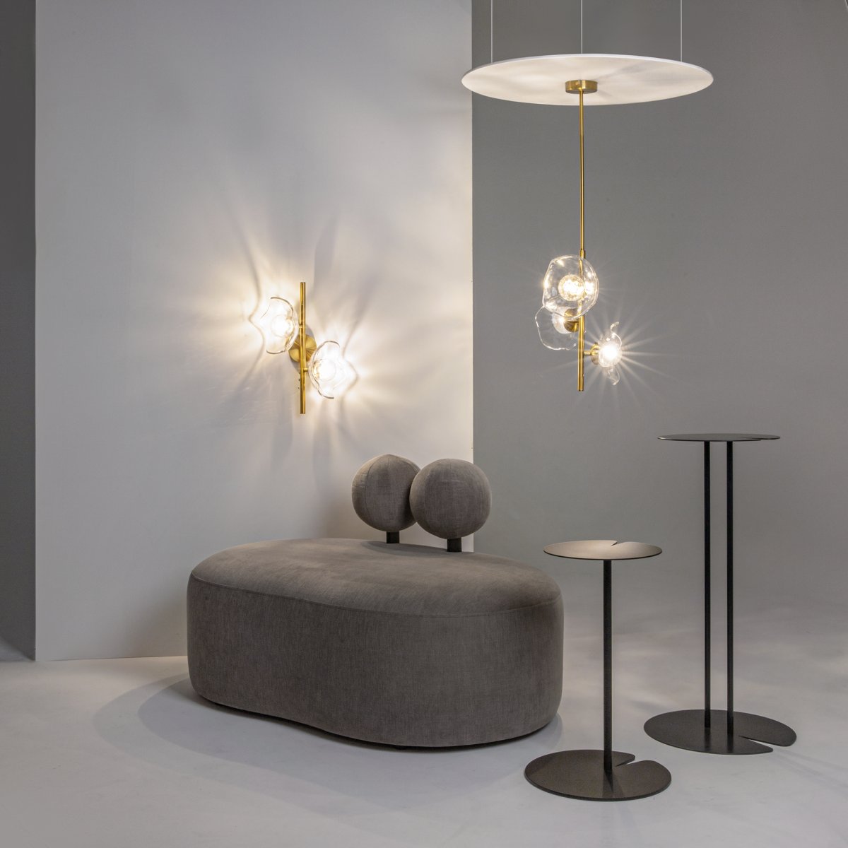 Miracle 2 Messing wandlampe Von Maytoni - Die Lampe hat eine weiche und organische Form, die zu einem spektakulären Lichteffekt beiträgt.