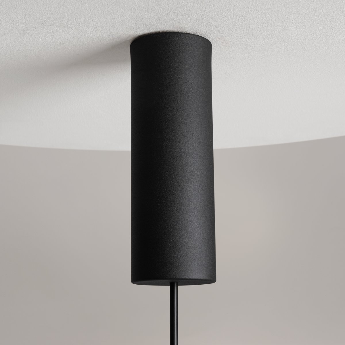 Nebula Ø25 Schwarz hängelampe Von Maytoni - Die Pendelleuchte Nebula ist eine einzigartige und auffällige Lampe, die ein Gefühl der Unendlichkeit des Weltraums vermittelt.