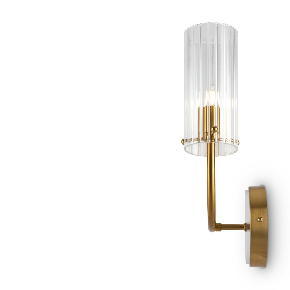Arco 38cm Messing wandlampe Von Maytoni - Mit ihren zwei Lichtquellen, umgeben von klaren, geriffelten Glasschirmen und einem wundersch&ouml;nen goldenen Arm, verbreitet sie ein elegantes und einladendes Licht im Raum.