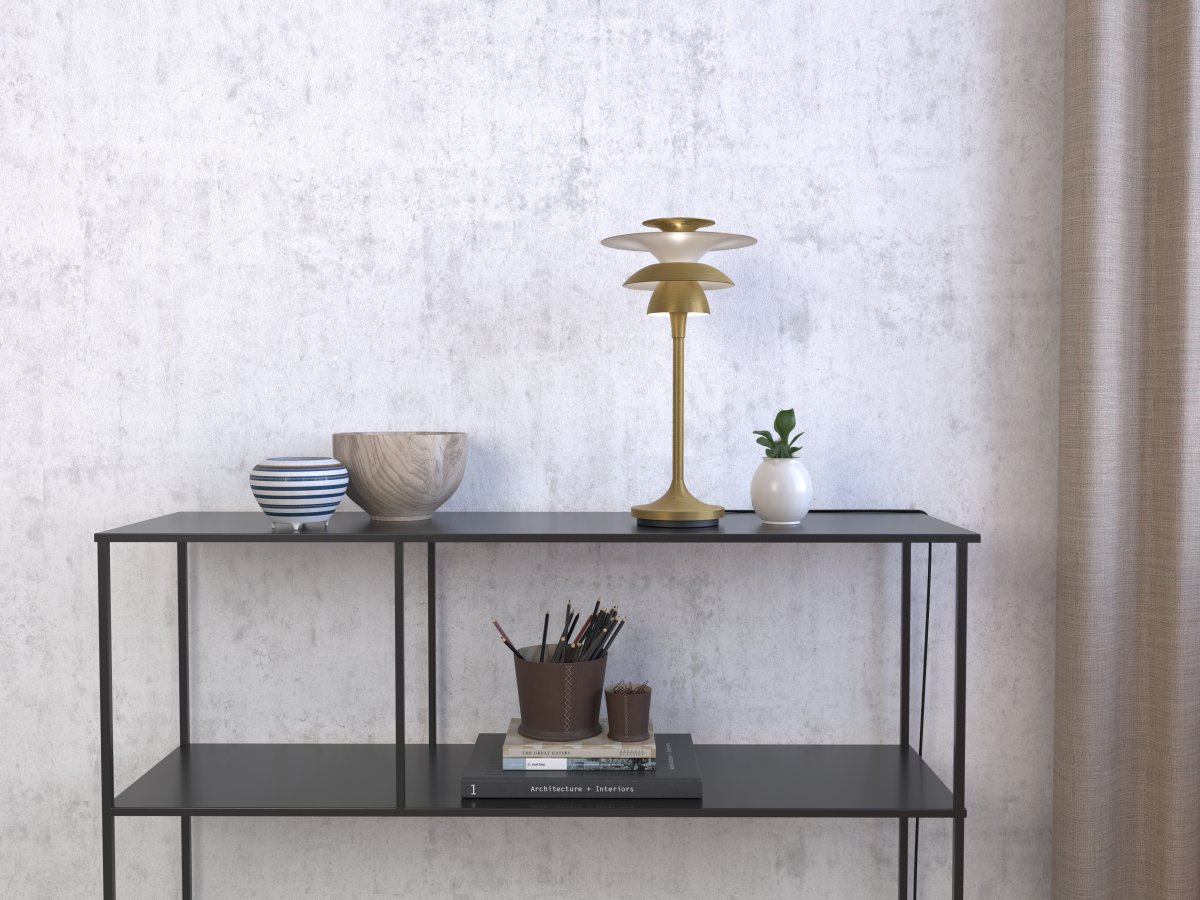 Picasso 35cm Messing tischlampe Von Belid - Damit die Tischleuchte auch nach vielen Jahren noch in die Wohnungseinrichtung passt, hat sich Belid f&uuml;r ein schlichtes und elegantes Design entschieden.