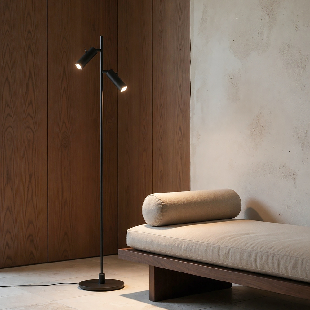 Pipeline 2 Mattschwarz stehlampe Von Herstal - Mit einer H&ouml;he von 132,6 cm und einem Basisdurchmesser von 20 cm bietet Pipeline eine stabile und stilvolle Pr&auml;senz, die sowohl f&uuml;r Wohnzimmer, Schlafzimmer als auch f&uuml;r Heimb&uuml;ros geeignet ist.
