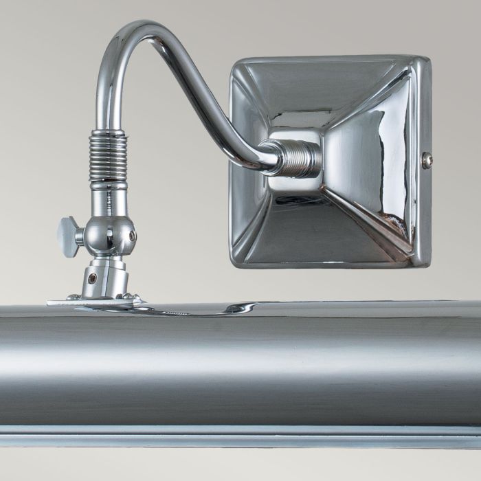 Picture 36cm Chrom Von Elstead Lighting - Das Design umfasst geschmackvoll detaillierte Wandhalterungen und dekorative Wickeldetails, die für ein subtiles und dennoch anspruchsvolles Aussehen sorgen.