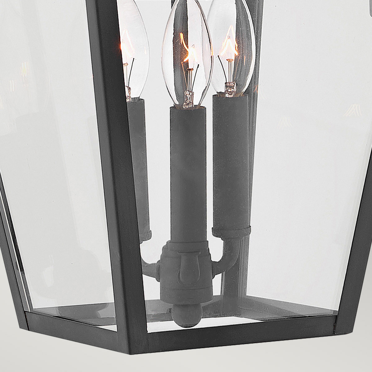 Alford Place 54cm Schwarz außenlampe Von Elstead Lighting - Alford Place &auml;r en klassisk och elegant fasadlampa som kombinerar tidl&ouml;s design med h&ouml;g kvalitet.