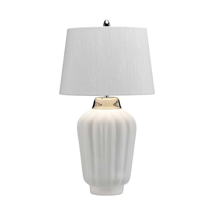 Bexley 56cm Weiß tischlampe Von Elstead Lighting - Den levereras med en avsmalnande lampsk&auml;rm i ljus elfenbensf&auml;rgad konstsilke med en silverlaminerad insida, handgjord i Storbritannien.