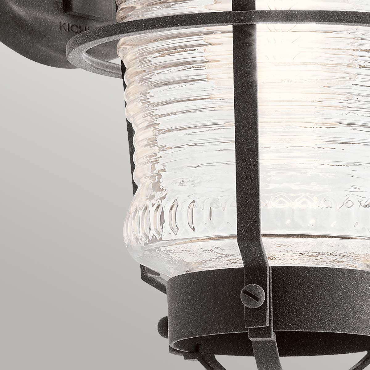 Chance Harbor 37cm Zink außenlampe Von Elstead Lighting - Chance Harbor &auml;r en klassisk och robust fasadlampa med en design inspirerad av maritim stil.