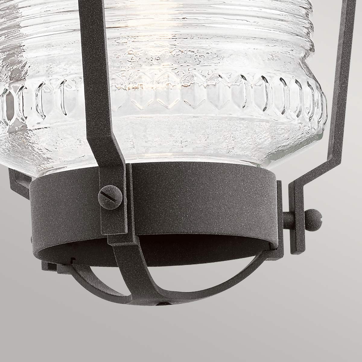 Chance Harbor 43cm Zink Von Elstead Lighting - Chance Harbor &auml;r en klassisk och robust takpendel med en design inspirerad av maritim stil.