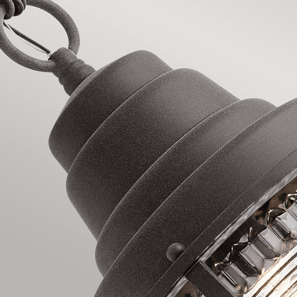 Chance Harbor 43cm Zink Von Elstead Lighting - Chance Harbor &auml;r en klassisk och robust takpendel med en design inspirerad av maritim stil.