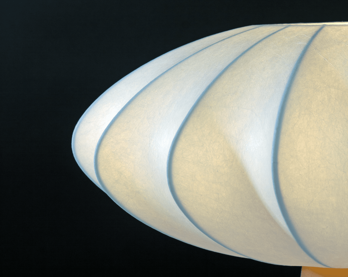Madison 35cm Beige tischlampe Von Aneta Lighting - Der warmbeige Lampenfu&szlig; bildet einen sch&ouml;nen Kontrast zum hellen Schirm und verleiht der Leuchte eine warme und harmonische Ausstrahlung.