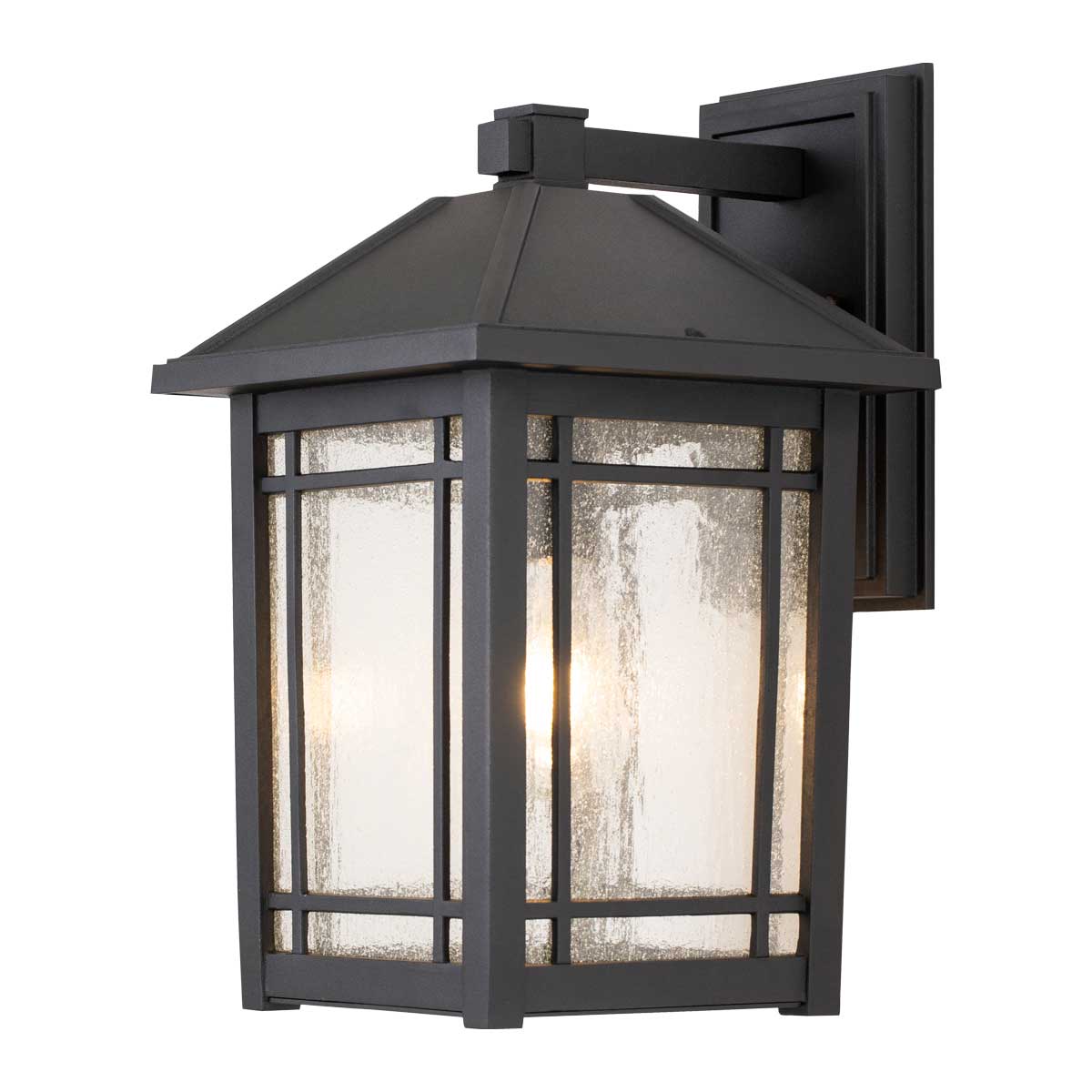 Cedar Point Schwarz außenlampe Von Elstead Lighting - Die Lampe verfügt über Platten aus klarem, gemustertem Glas, die die Lichtquelle diskret verbergen und gleichzeitig optisch interessant sind.