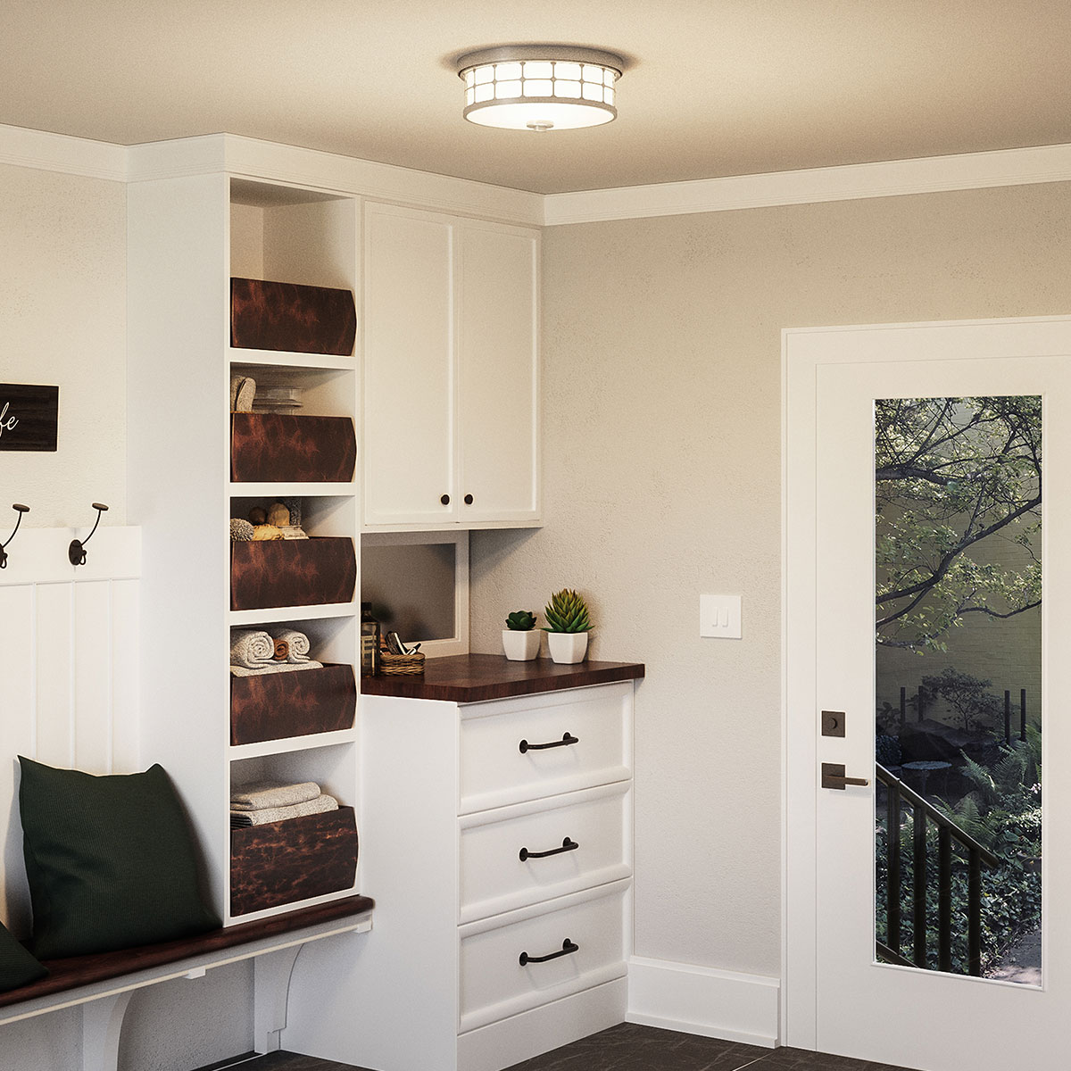 Guardian Ø35 Gebürstetes Nickel badezimmerlampe Von Elstead Lighting - Die Oberfl&auml;che aus geb&uuml;rstetem Nickel und der geometrische Rahmen verleihen der Lampe ein elegantes Aussehen, w&auml;hrend das Opalglas ein angenehmes und weiches Licht verbreitet.