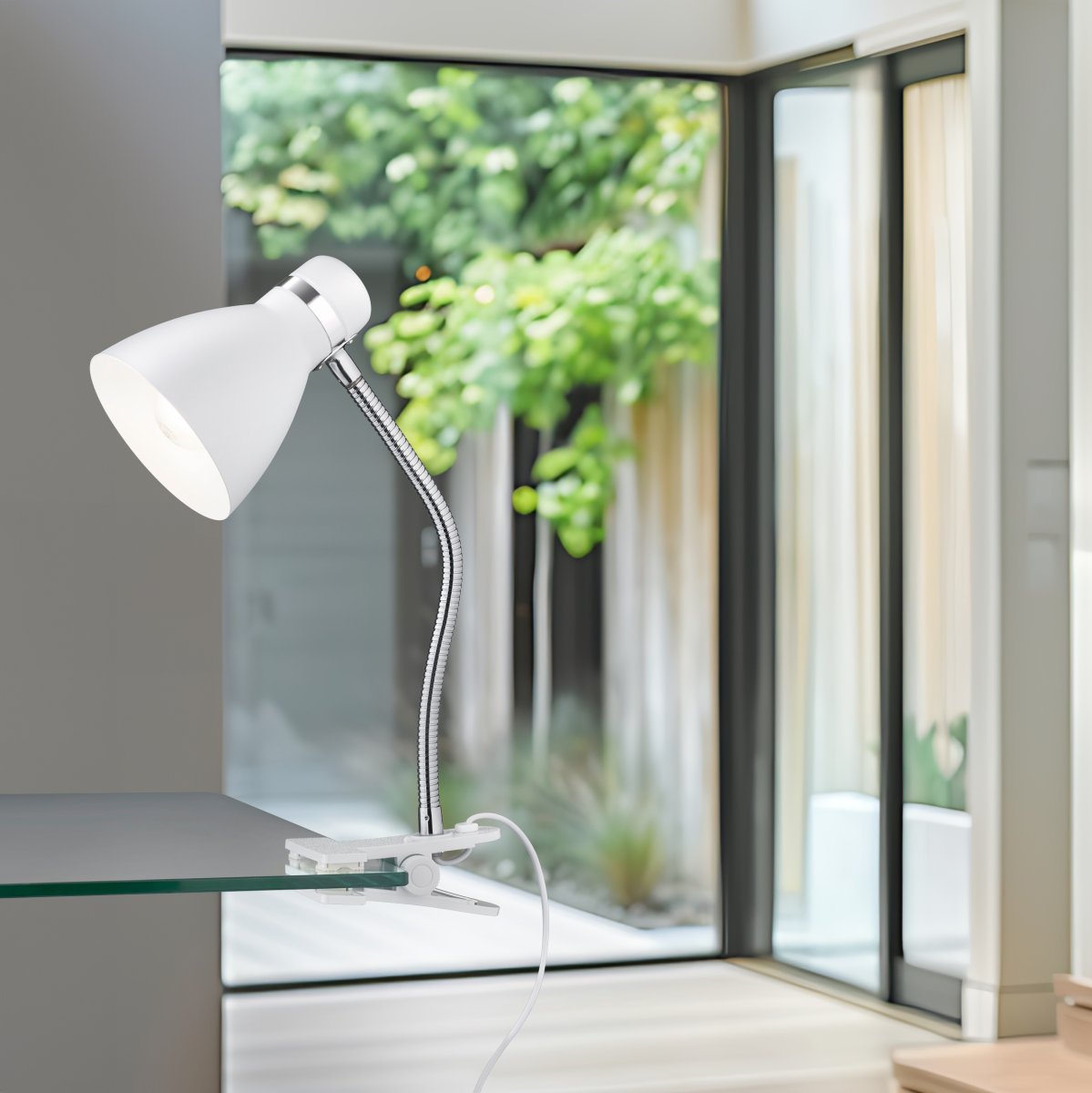 Harvey Weiß klemmlampe Von Trio Lighting - Die mattweiße Leuchte lässt sich problemlos mit unterschiedlichen Einrichtungs- und Farbkonzepten kombinieren und fügt sich harmonisch in Ihr Interieur ein.