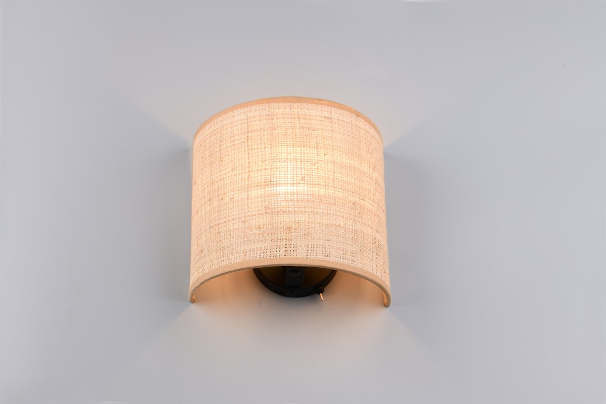 Aimee 20cm Natur wandlampe Von Trio Lighting - Aimme ist eine moderne Wandleuchte, die sich perfekt zur Beleuchtung im Flur oder Schlafzimmer eignet.