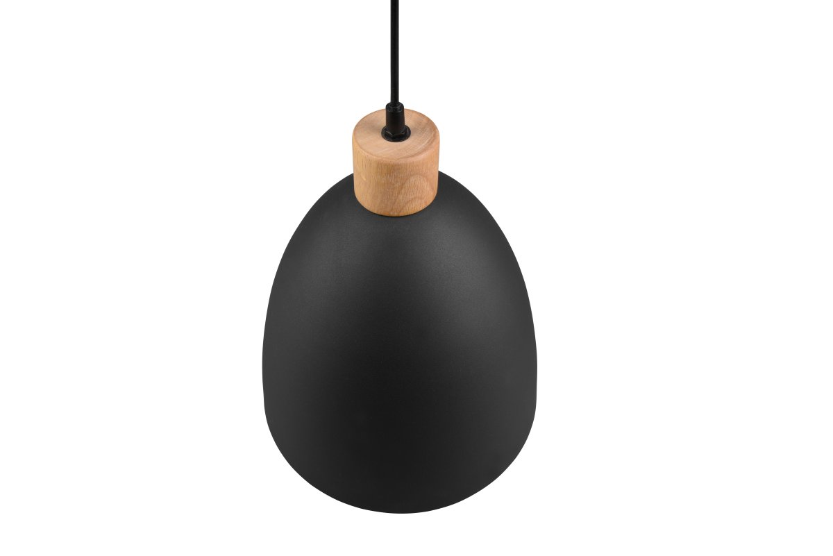 Jagger Ø25 Schwarz hängelampe Von Trio Lighting - Die Pendelleuchte Jagger vereint Holz und Metall in einem eleganten Materialmix, der ins Auge fällt und einen spannenden Kontrast erzeugt.
