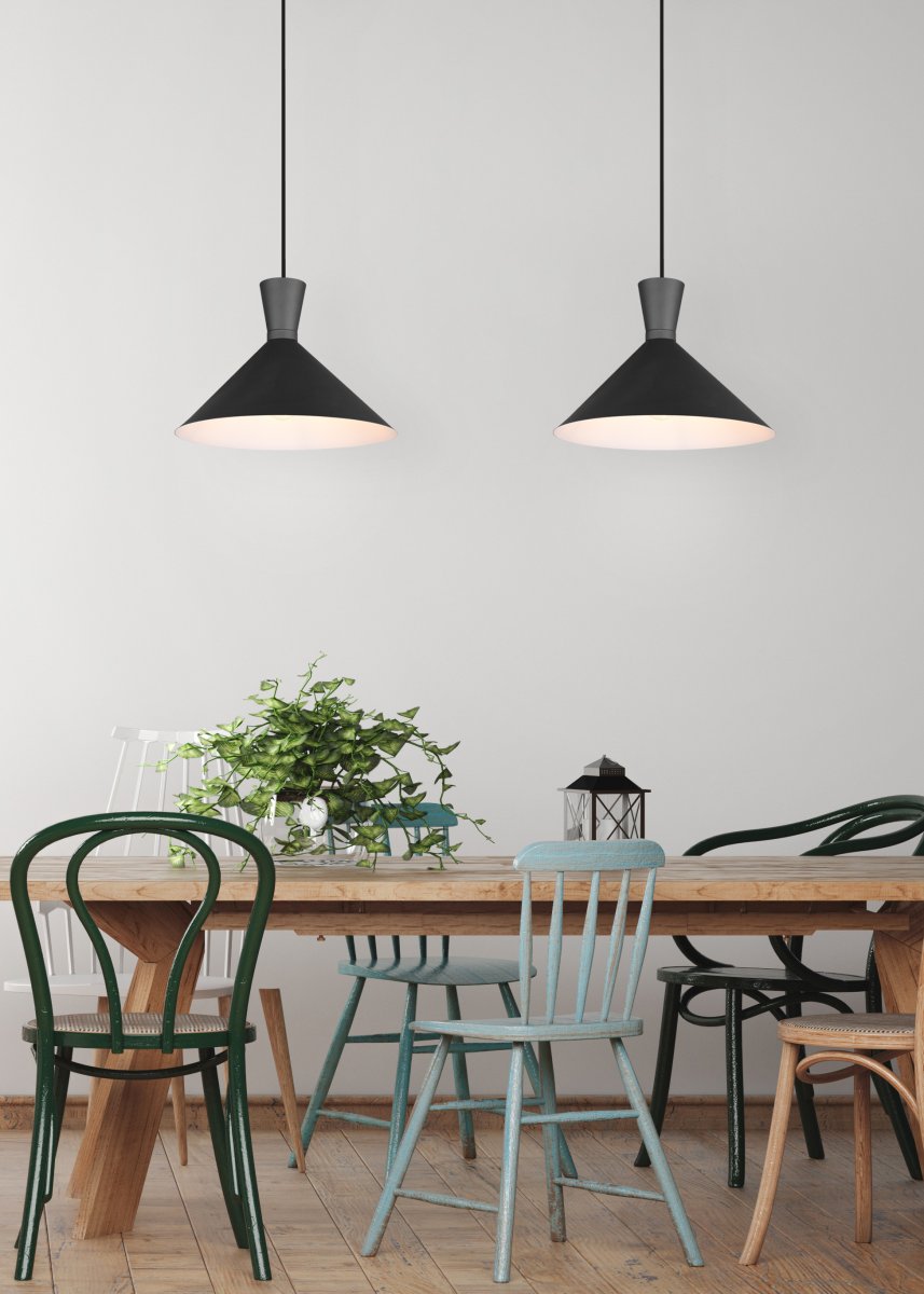 Enzo Ø35 Schwarz hängelampe Von Trio Lighting - Diese moderne Leuchte eignet sich perfekt zum Beleuchten bestimmter Bereiche und passt sowohl in die Küche als auch ins Wohnzimmer.