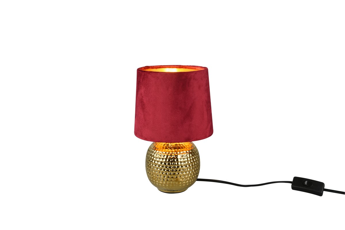 Sophia 26cm ROT tischlampe Von Trio Lighting - Die Kombination aus glänzender goldener Keramik und dem roten Stoffschirm verleiht Sophia einen eleganten und modernen Look, der jeden Raum aufwertet.