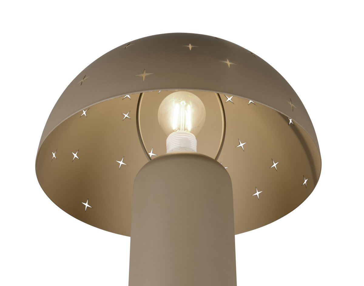 Seta 32cm Greige tischlampe Von Trio Lighting - Die Schnitzereien in den Metallschirmen stellen funkelnde Sterne dar und schaffen eine besondere und gem&uuml;tliche Atmosph&auml;re.