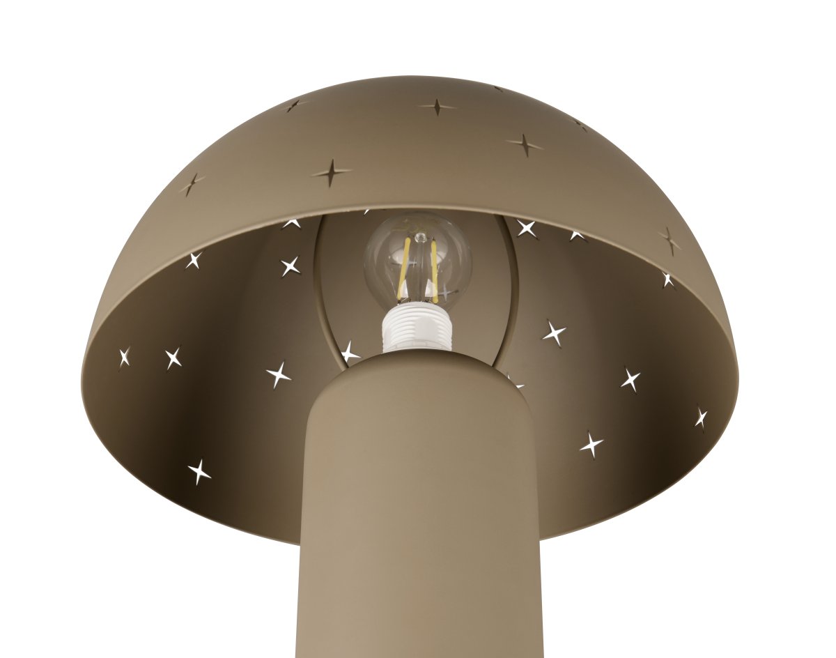 Seta 32cm Greige tischlampe Von Trio Lighting - Die Schnitzereien in den Metallschirmen stellen funkelnde Sterne dar und schaffen eine besondere und gem&uuml;tliche Atmosph&auml;re.