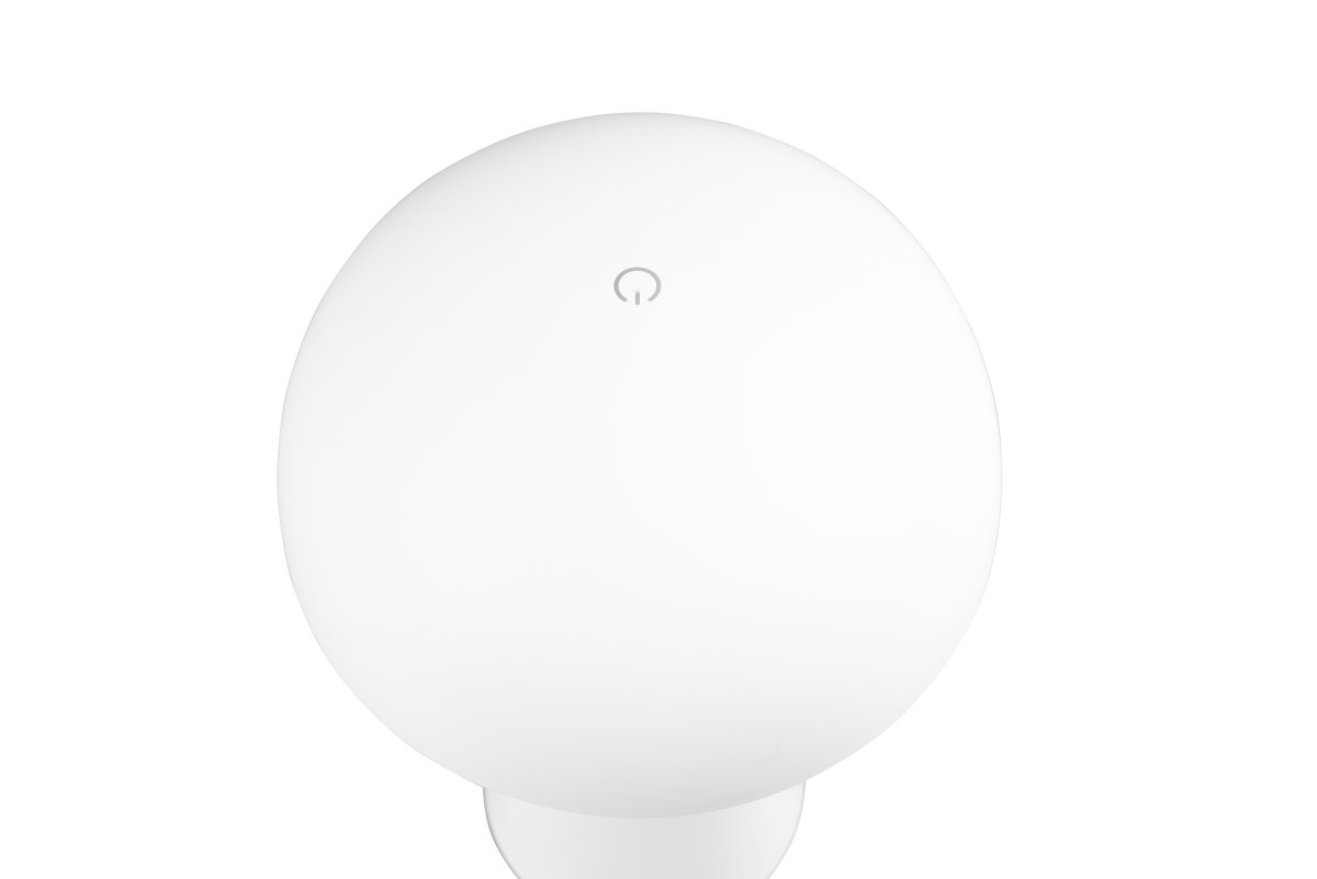 Lennon 22cm Weiß tragbare Von Trio Lighting - Die Tischlampe Lennon kombiniert stilvolles Design mit praktischer Funktion und ist perfekt f&uuml;r den Einsatz im Innen- und Au&szlig;enbereich geeignet.