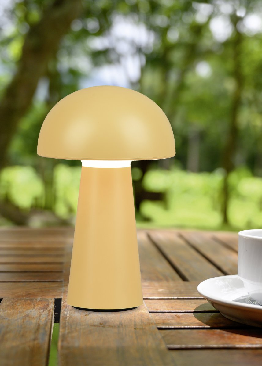 Lennon 22cm Gold tragbare Von Trio Lighting - Die Tischlampe Lennon kombiniert stilvolles Design mit praktischer Funktion und ist perfekt für den Einsatz im Innen- und Außenbereich geeignet.