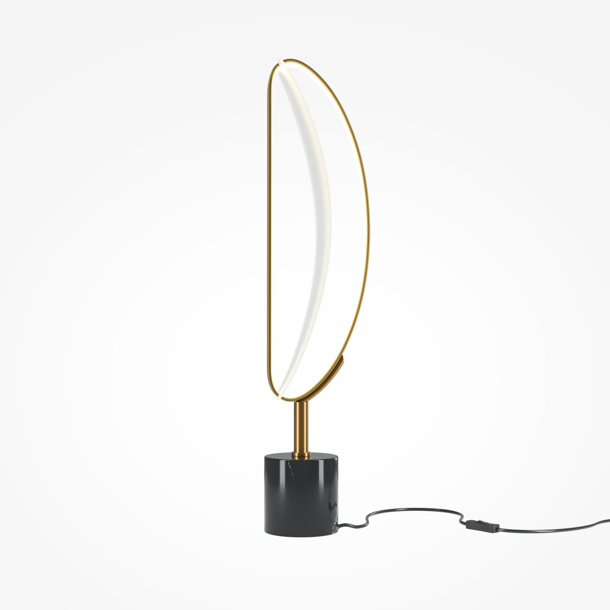 Breeze 63cm Messing tischlampe Von Maytoni - Die einzigartige Form der Lampe verbreitet ein weiches und angenehmes Licht und eignet sich daher perfekt als dekorative Lichtquelle in Ihrem Wohnzimmer.