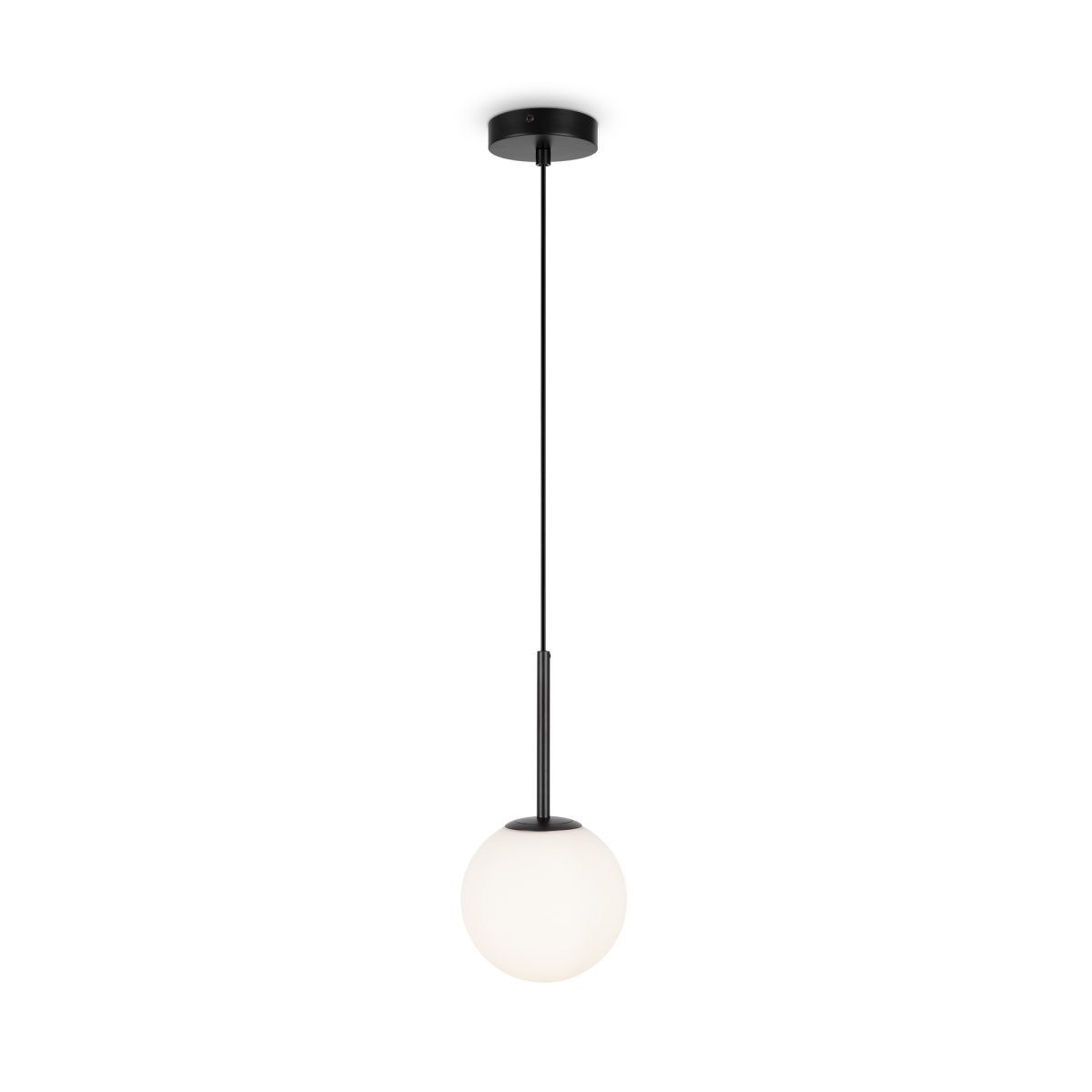 Basic form Ø15 Schwarz hängelampe Von Maytoni - Mit ihrer weichen Opalglaskugel und einem schlanken Metallgehäuse in schwarzem Finish spendet die Lampe ein schönes und angenehmes Licht, das sowohl in moderne als auch in klassische Einrichtungsstile perfekt passt.