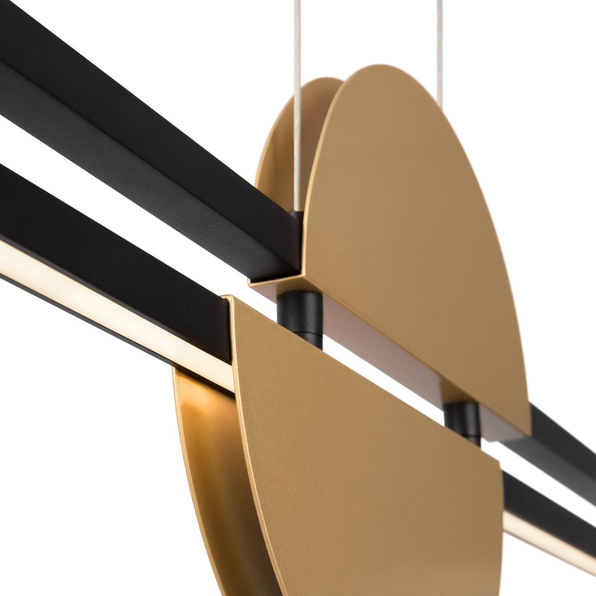Skyline 110cm Schwarz hängelampe Von Maytoni - Die Skyline-Pendelleuchte ist eine elegante Deckenleuchte mit Messingbeschlägen und schwarzen Details.