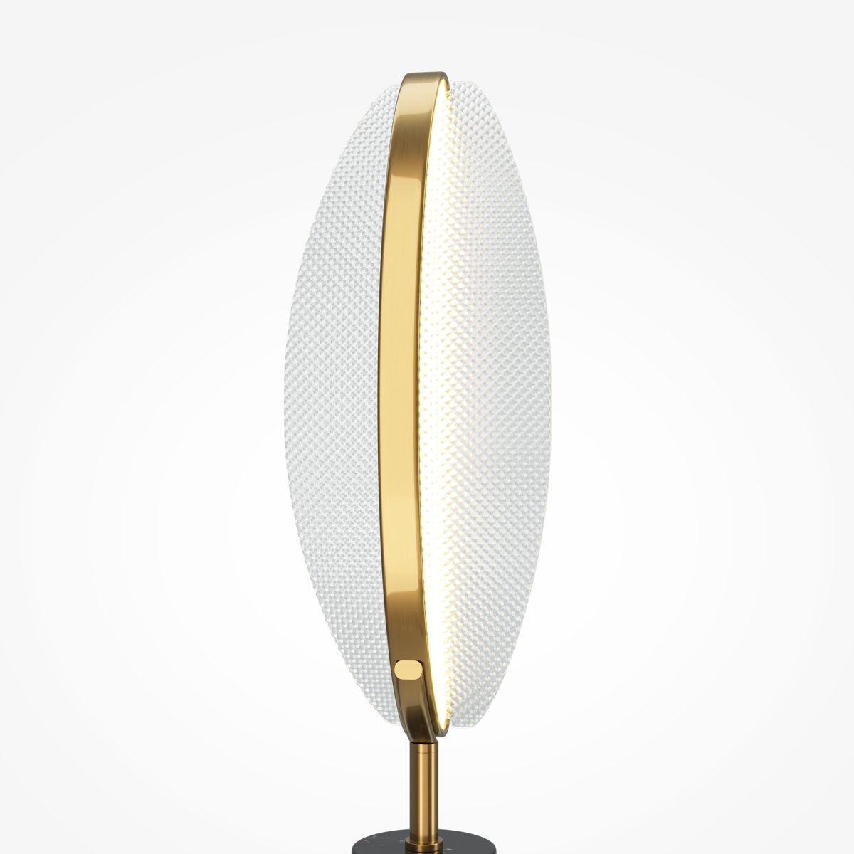 Breeze 63cm Messing tischlampe Von Maytoni - Die einzigartige Form der Lampe verbreitet ein weiches und angenehmes Licht und eignet sich daher perfekt als dekorative Lichtquelle in Ihrem Wohnzimmer.