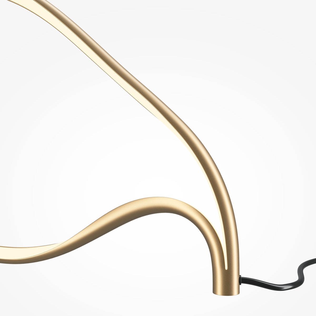 Plons 25cm Messing tischlampe Von Maytoni - Der Diffusor auf Silikonbasis der Lampe streut das Licht sanft und ihre geschwungene und skulpturale Form schafft eine harmonische Atmosphäre und dient als auffälliges Einrichtungsdetail.