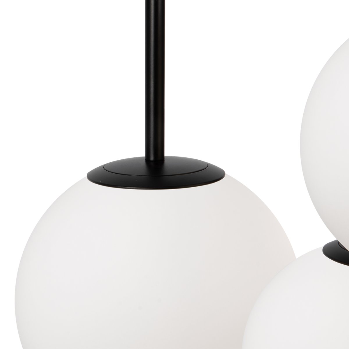 Basic form Ø40 Schwarz hängelampe Von Maytoni - Das hängende Design der Lampe sorgt für ein weiches und gleichmäßiges Licht, das die Atmosphäre verbessert und eine angenehme Stimmung erzeugt.