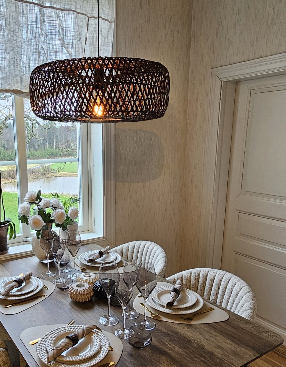Savanna Ø57 Braun hängelampe Von Aneta Lighting - Die Savanna-Deckenlampe ist eine natürliche und erdige Lampe, die perfekt für das moderne, skandinavische Zuhause ist.
