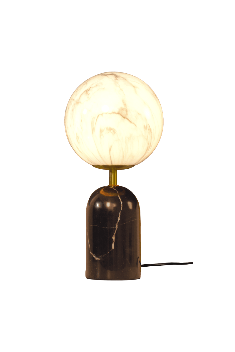 Pierre 30cm Schwarzweiß tischlampe Von Aneta Lighting - Der massive schwarze Steinsockel verleiht der Leuchte einen charaktervollen Ausdruck und wird durch stilvolle Metalldetails in mattem Messing-Finish erg&auml;nzt.