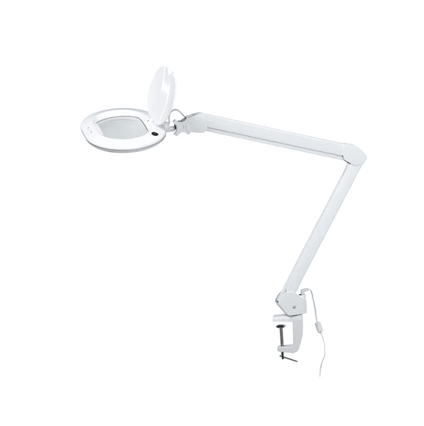 Tibro 120cm Weiß schreibtischlampe Von Armaturhantverk - Sie ist mit einer gut entwickelten Lupe mit 5 Dioptrien Vergr&ouml;&szlig;erung (2,25-fache Vergr&ouml;&szlig;erung) ausgestattet, wodurch sich die Lampe perfekt f&uuml;r Detailarbeiten eignet, die besondere Pr&auml;zision erfordern.