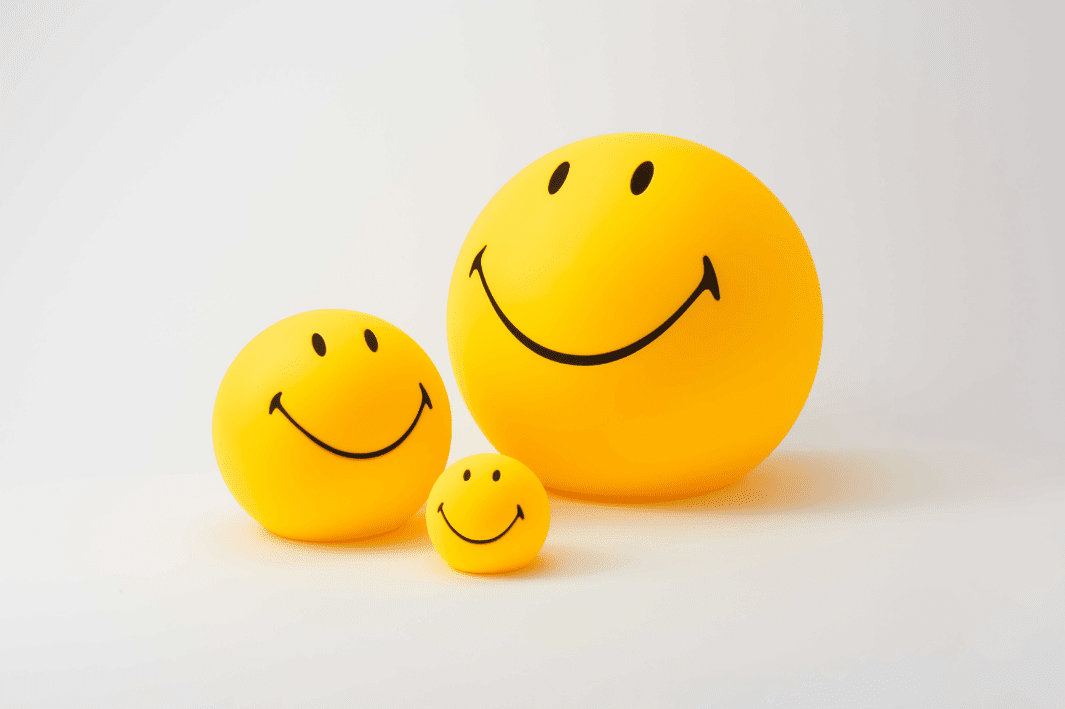 Bundle of Light - Smiley Mini Gelb kinderlampe Von Mr Maria - Bringen Sie mit dieser bezaubernden Smiley-Lampe etwas Licht und Freude in Ihren Tag und Ihr Zuhause.