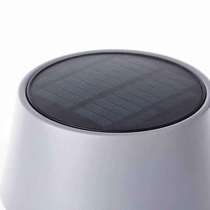 Picco 30cm Grau solarleuchte Von Brilliant - Picco ist eine umweltfreundliche, flexible und stilvolle Beleuchtungsl&ouml;sung, die Ihre Terrasse in einen Ort der Entspannung und Atmosph&auml;re verwandelt.