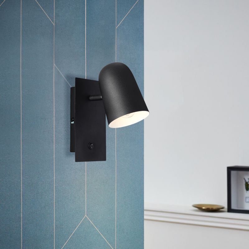 Ayr Schwarz leselampe Von Brilliant - Ayr ist eine flexible Beleuchtungsl&ouml;sung, die sowohl an der Wand als auch an der Decke montiert werden kann.