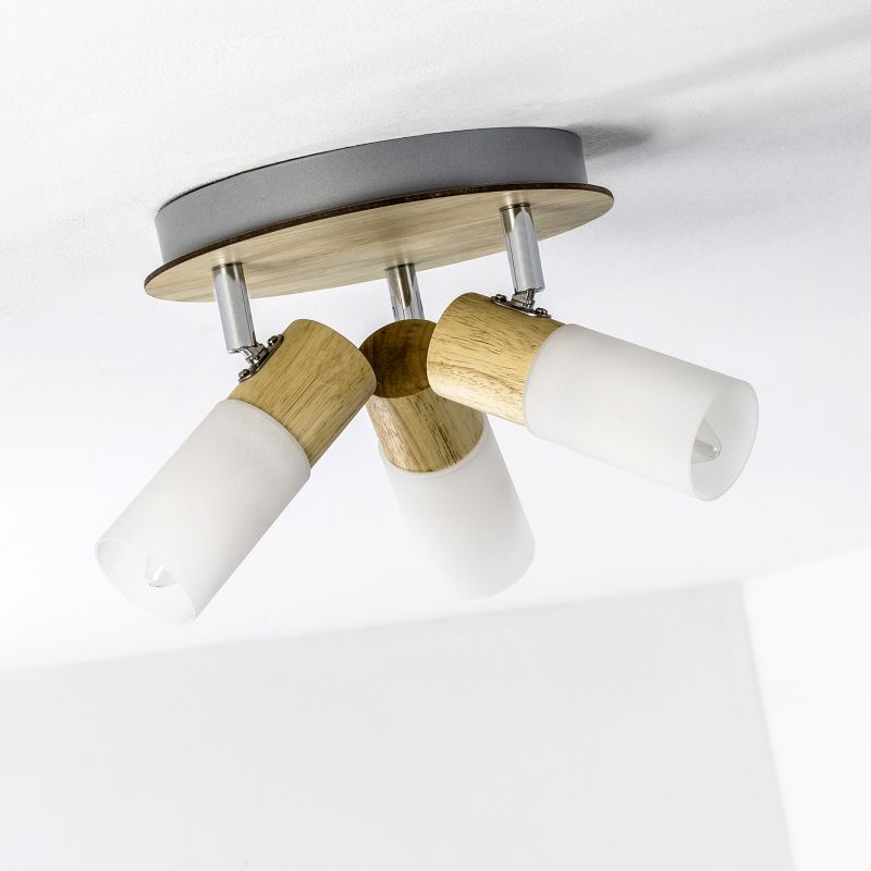 Babsan 3 Holz spotlight Von Brilliant - Die Holzdetails in Kombination mit den weißen Schirmen vermitteln ein warmes und natürliches Gefühl, das auf moderne Funktionalität trifft.