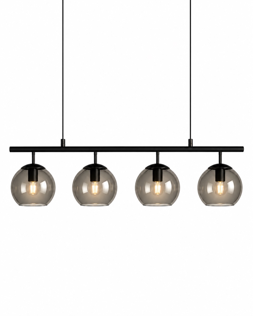 Globi 4 78cm Schwarz/Rauchig hängelampe Von Nordic Lighting - Die schwarze Metallaufh&auml;ngung verleiht ihr eine elegante und grafische Note, w&auml;hrend die vier runden Kuppeln aus Rauchglas ein angenehmes und gleichm&auml;&szlig;iges Licht im Raum verbreiten.