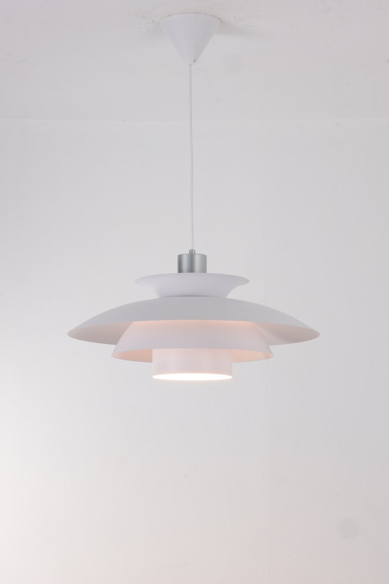Stealth 2 Ø50 Weiß hängelampe Von Nordic Lighting - Sie eignet sich perfekt f&uuml;r die Platzierung &uuml;ber dem Esstisch und vereint Funktion und Stil auf ideale Weise.
