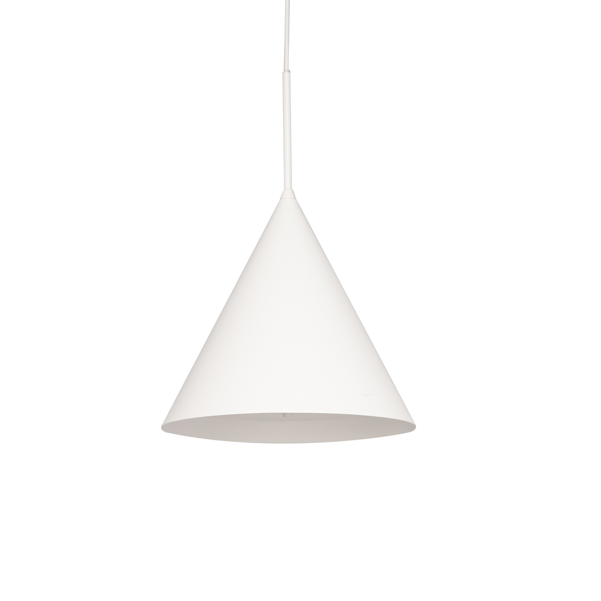 Idre Ø30 Vit hängelampe Von Armaturhantverk - Nedtill har lampan en akrylsk&auml;rm som bidrar till en j&auml;mn ljusspriding men ocks&aring; till att undvika bl&auml;ndning.