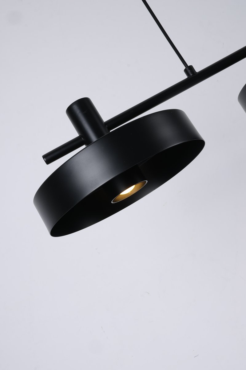 Birillo 130cm Schwarz hängelampe Von Nordic Lighting - Birillo ist eine moderne Pendelleuchte aus Metall mit stilvollem, grafischem Design.