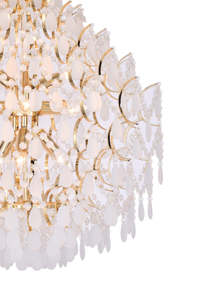 Palais Ø58 Gold kristall Von Lampan - Die Leuchte ist mit mattierten Prismen bedeckt, die f&uuml;r ein sanftes, vertr&auml;umtes Lichtspiel sorgen und eine exklusive Atmosph&auml;re im Raum schaffen.