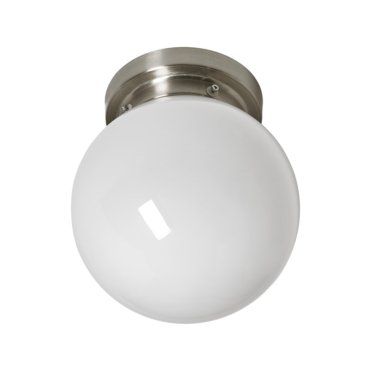 Lidan Ø20 Nickel badezimmerlampe Von Armaturhantverk - Diese klassische Badezimmer-Deckenleuchte mit rundem, weißem Glasschirm und stilvollem Metallsockel sorgt für ein sanftes und angenehmes Licht, das eine entspannende Atmosphäre in Ihrem Badezimmer schafft.