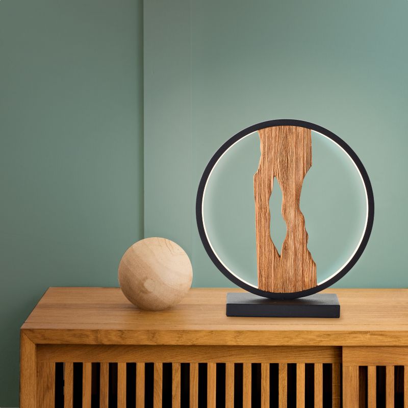 Chaumont 28cm Holz tischlampe Von Brilliant - Mit ihren natürlichen Holzelementen schafft die Leuchte eine warme und wohnliche Atmosphäre.